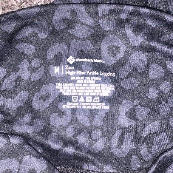 black cheetah print leggings - Picture 4 of 4